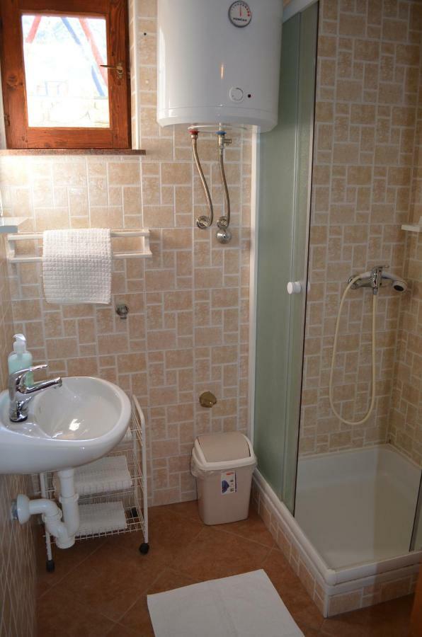 Holiday Home Garina Draga Bašćanska Eksteriør billede