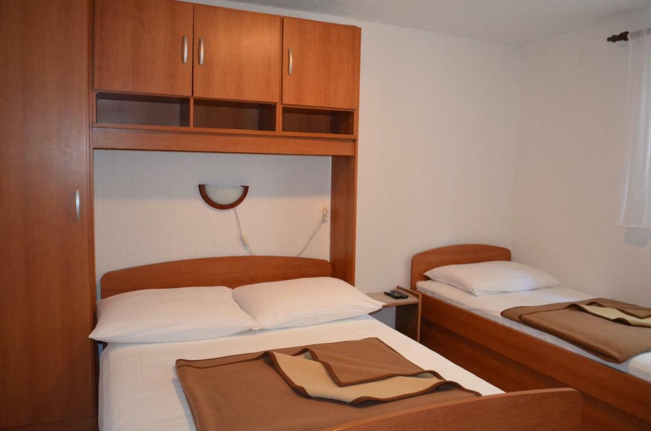 Holiday Home Garina Draga Bašćanska Eksteriør billede