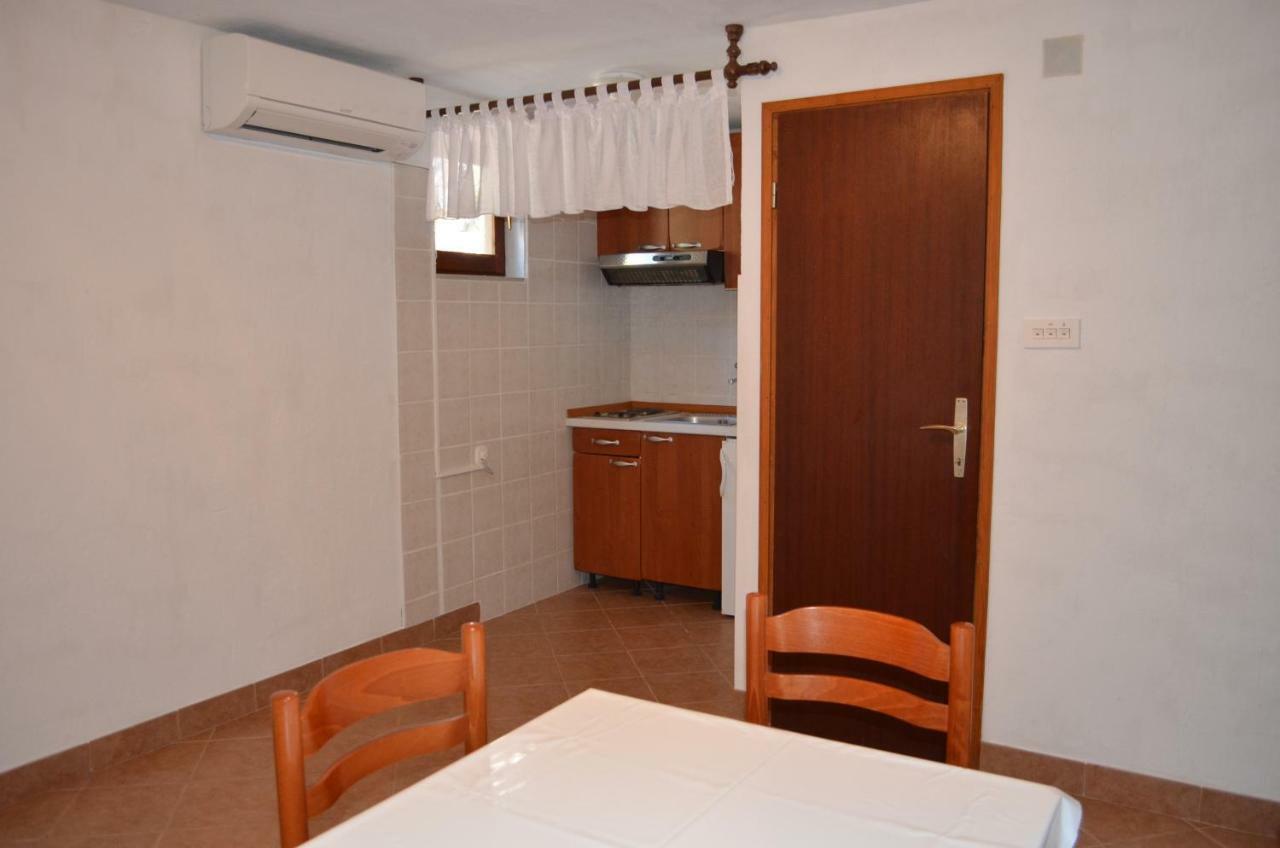 Holiday Home Garina Draga Bašćanska Eksteriør billede